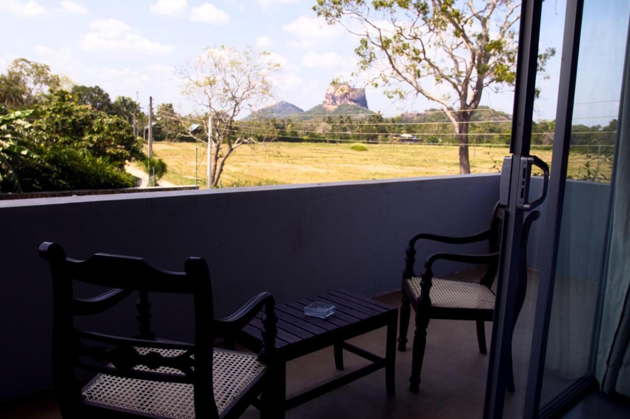 Royal Rock Sigiriya Hotel Exterior foto