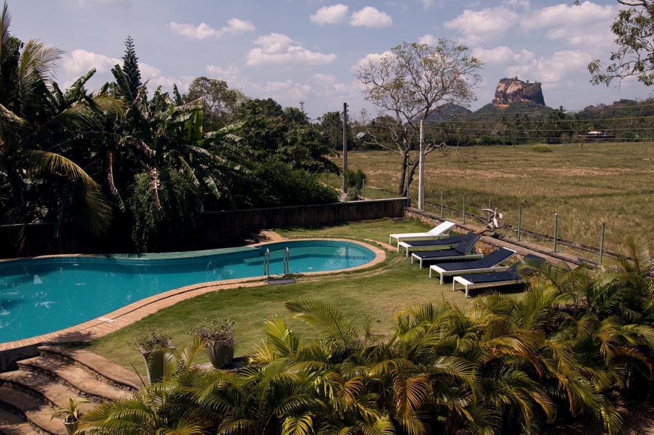 Royal Rock Sigiriya Hotel Exterior foto