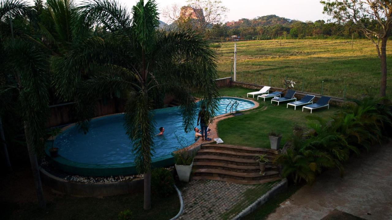 Royal Rock Sigiriya Hotel Exterior foto